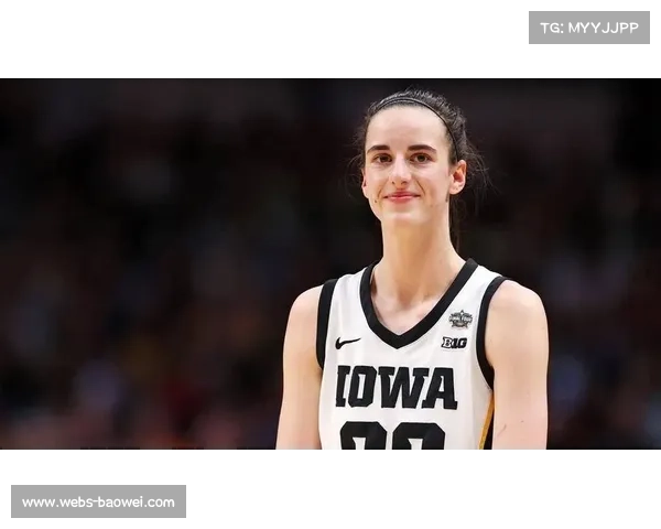 WNBA赛场争议再现 佩奇后仰动作模仿保罗欧文致敬并投诉假摔对手 WNBA赛场争议再现 佩奇后仰动作模仿保罗欧文致敬并投诉假摔对手